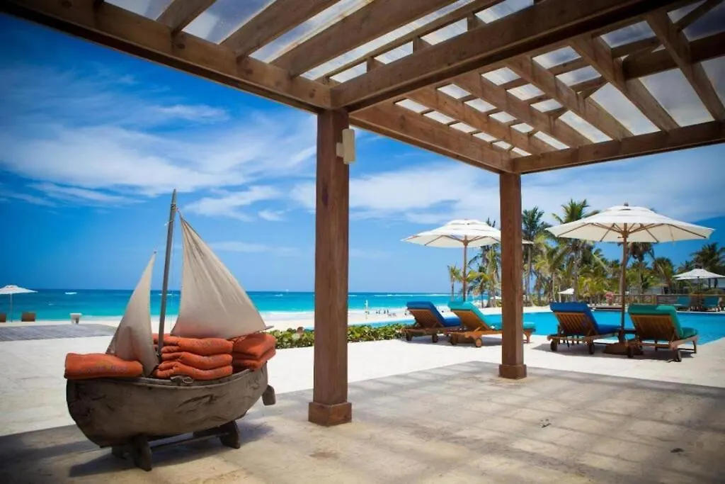 Apartment Beach, Golf, Casino & Infinity Pool Condo In Hard Rock, Punta Cana Area, Cana Rock Star