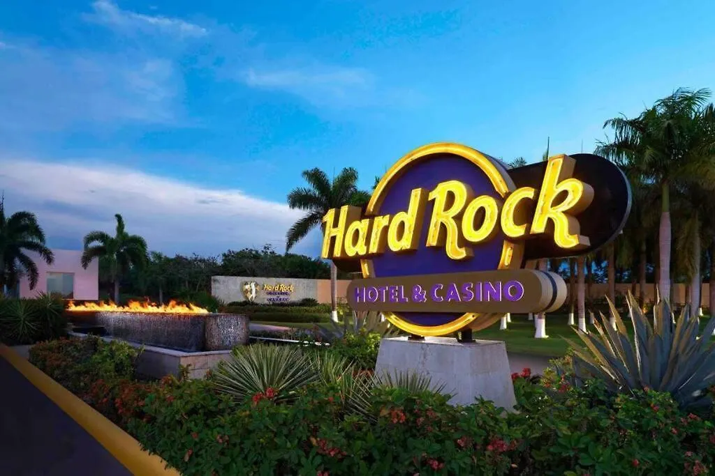 Beach, Golf, Casino & Infinity Pool Condo In Hard Rock, Punta Cana Area, Cana Rock Star 0*,  Δομινικανή Δημοκρατία